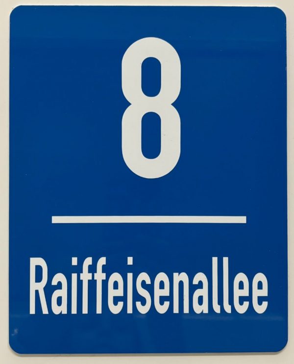 Hausnummernschild blau