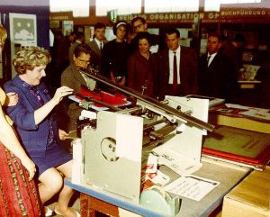 Produktion 1964 Schilder Schlemmer